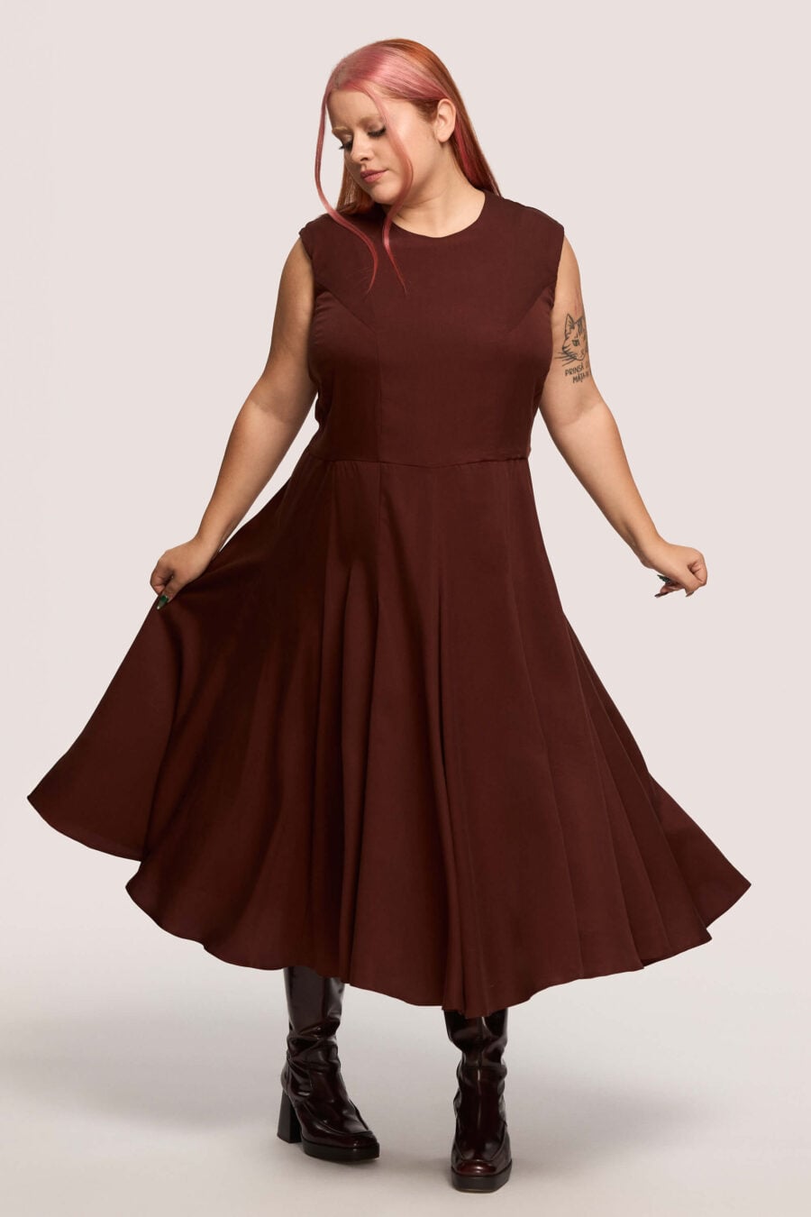 Sister Outsider tailored dress in bordeaux - Designed not as occasion-wear, but to serve as an everyday ceremony. For days when you are choosing yourself. For the person you’ve grown into and the one you’re still becoming.