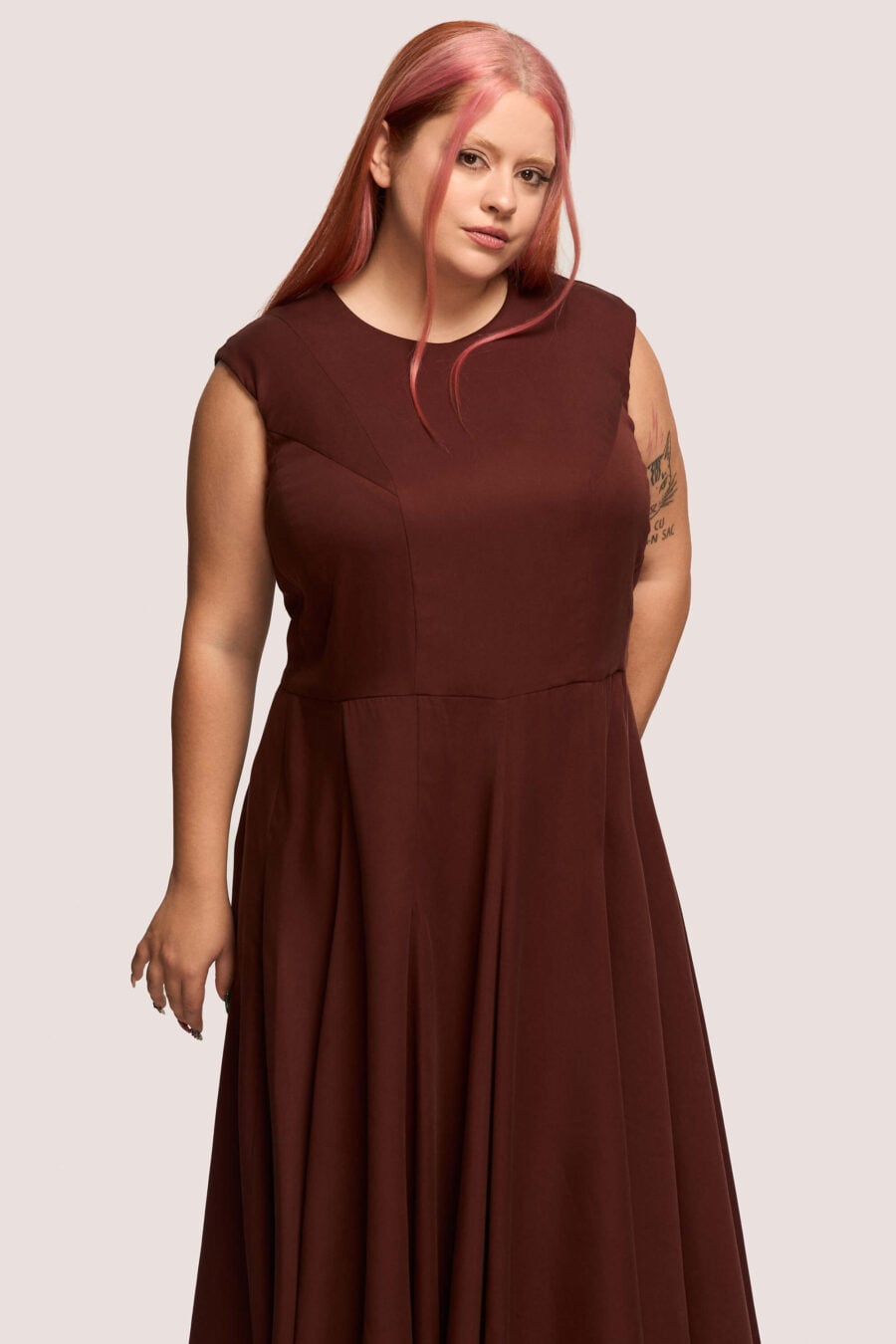 Sister Outsider tailored dress in bordeaux - Designed not as occasion-wear, but to serve as an everyday ceremony. For days when you are choosing yourself. For the person you’ve grown into and the one you’re still becoming.