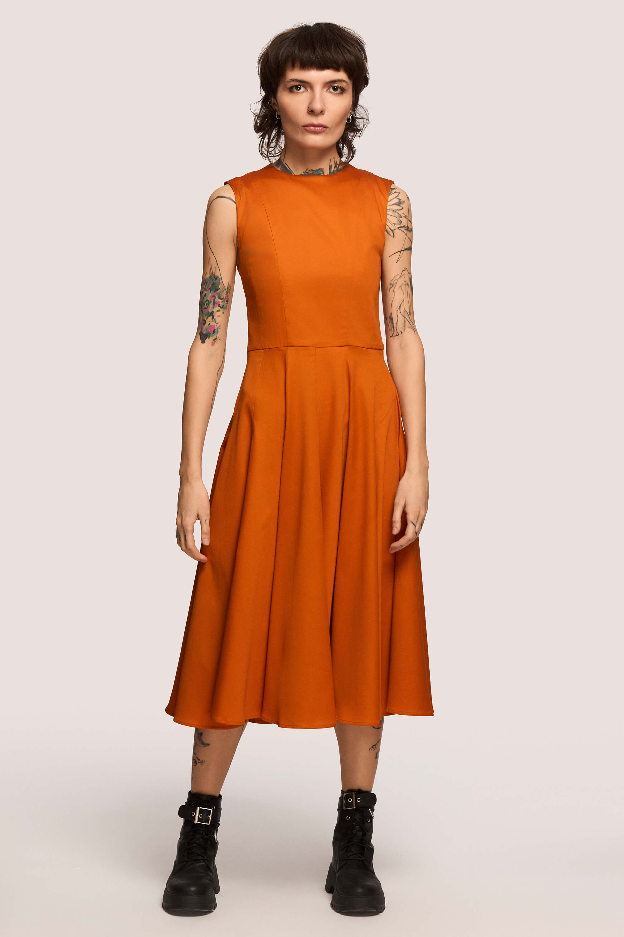 Winter 2025 Sister Outsider Tailored Dress In Marigold 1 Sister Outsider Tailored Dress In Marigold Sister Outsider tailored dress in marigold Designed not as occasionwear, but to serve as an everyday ceremony. For days when you are choosing yourself. For the person you’ve grown into and the one you’re still becoming.