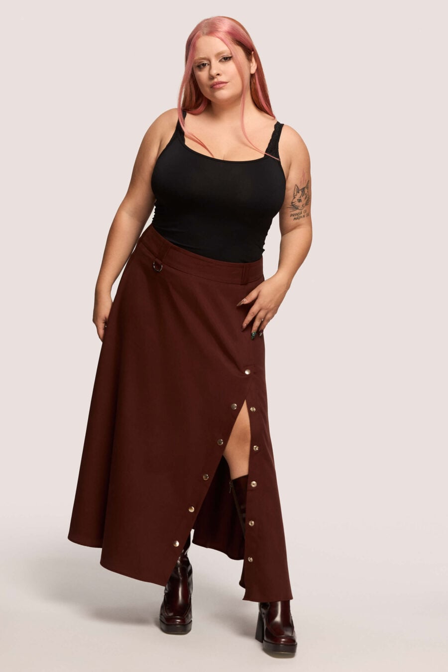 The Vegetarian midi skirt in bordeaux  Made to hold you without squeezing, a shape that follows your rhythm, not the world’s expectations. For long walks, long talks, the long sigh of relief when you finally get home.